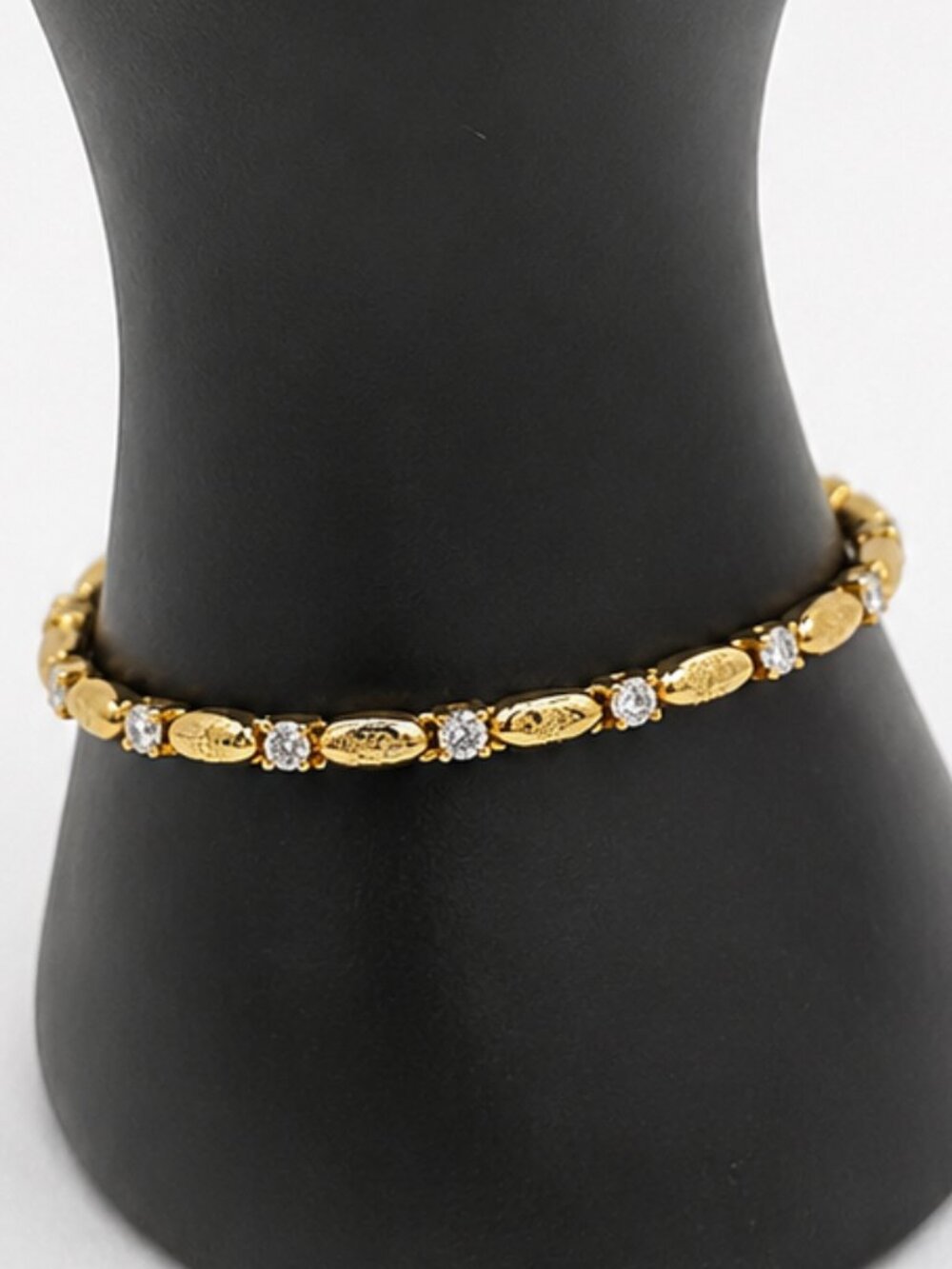 Avon Gold Tone Rhinestone Bracelet – Classic Elegant Link Style